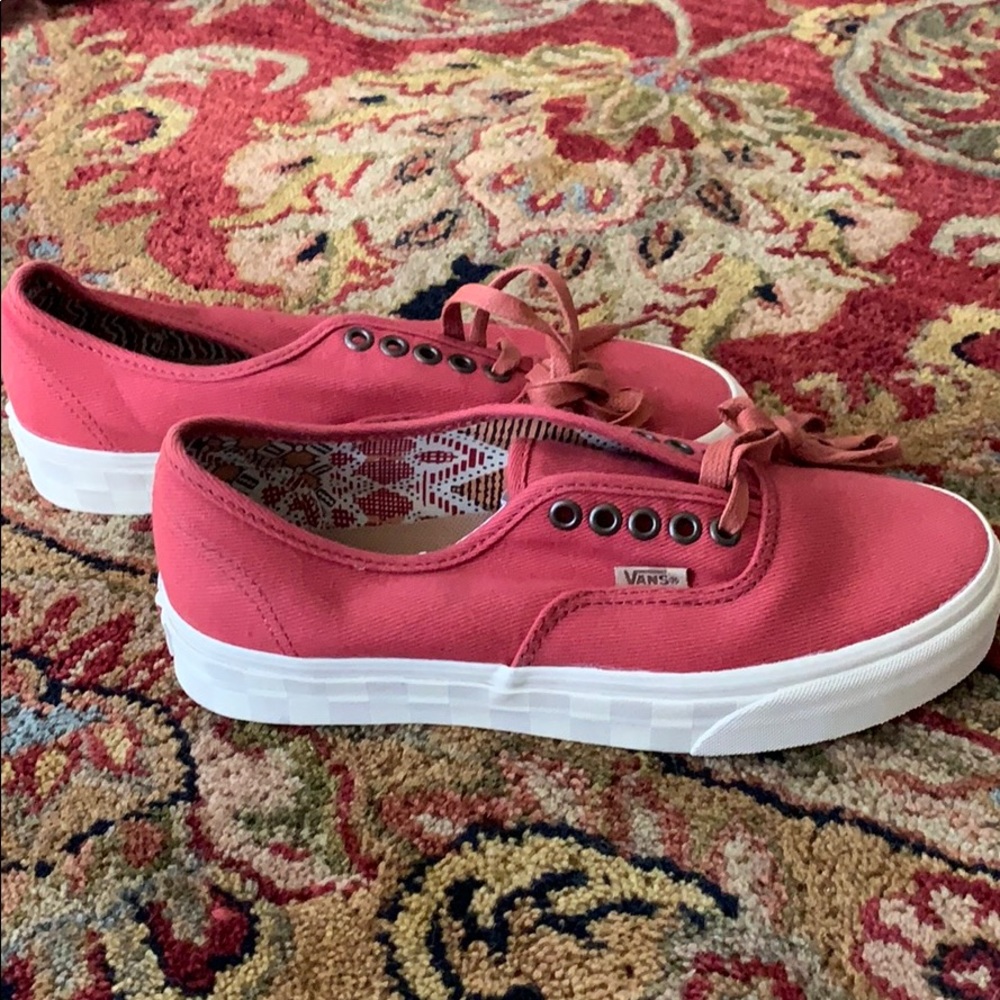 Rare Vans Coral Checkered Lace Up Ultracush